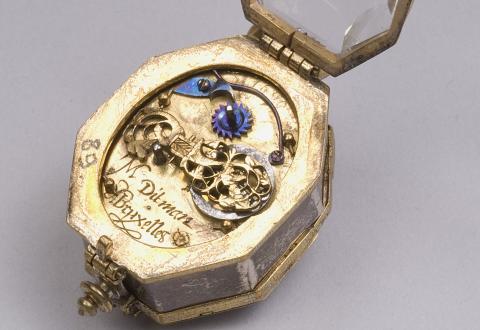 Petite montre octogonale, cristal de roche, argent et laiton doré